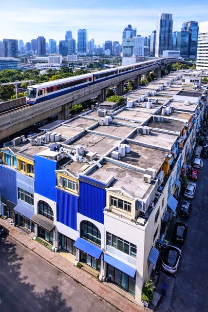 Skywalk �ش��آ 800�. 520��.�. �˭��ҡ 8�͹ BTS�س��Զ� 600�. �� 