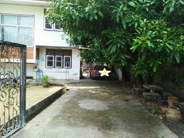 ขายที่ดินพร้อมบ้าน เนื้อที่ 107 ตรว รัชดา32 เงียบสงบ เพื่อนบ้านดี ขายที่ดินพร้อมบ้าน เนื้อที่ 107 ตรว รัชดา32 เงียบสงบ เพื่อนบ้านดี