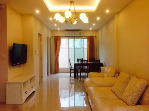 ǹ 3 ͧ͹ ԹѺҹ TOWNHOUSE AT SOI NERNPUBWHAN FOR RENT