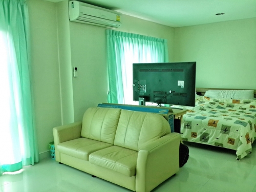 A Condo unit for rent @ The River Park Modern Place (37 sqm) furnished